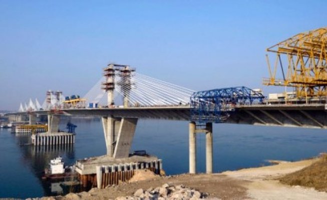 Un consorţiu chinezo-spaniol, interesat de construcţia unui al treilea pod între Bulgaria şi România